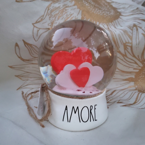Rea dunn, AMORE Valentine's day themed to snow globe - Picture 1 of 2